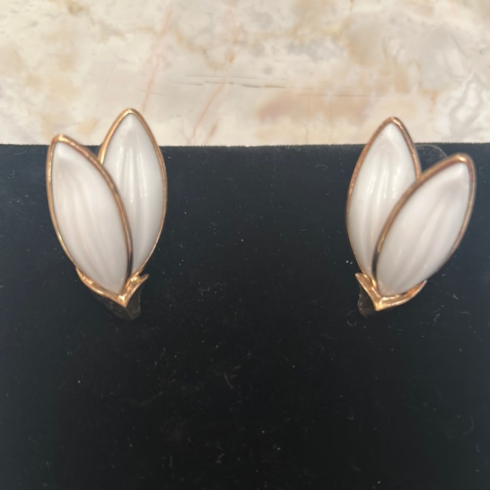 Vintage Trifari Clip Earrings